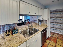 Condo (3 Bedrooms) | Property amenity