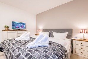 Unclassified image, 3 of 39, button