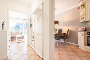 Unclassified image, 3 of 39, button