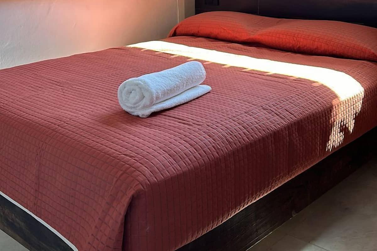 Habitación básica | 1 habitación, tabla de planchar con plancha y wifi gratis