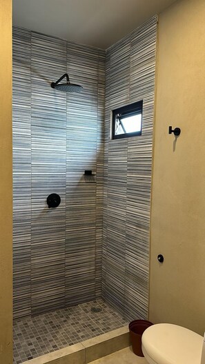 Deluxe Room | Bathroom | Free toiletries - Hotelito´s (Santa María Huatulco)
