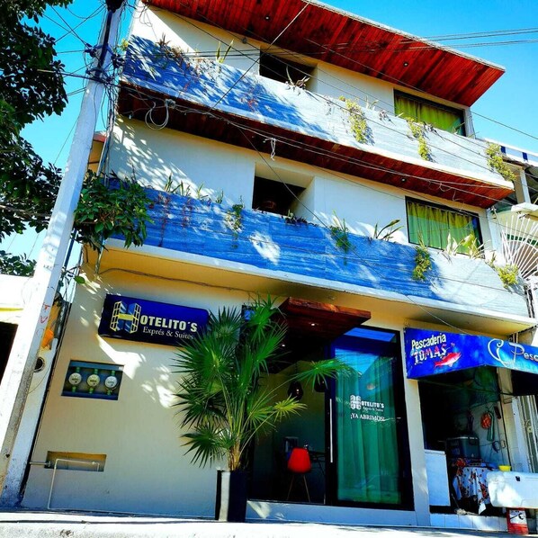 Front of property - Hotelito´s (Santa María Huatulco)
