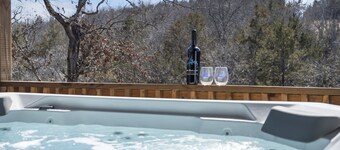 Peaceful Escape featuring Billiards, Arcades & $400 in Free Daily Attraction Tickets!