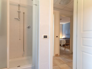 Hair dryer, towels