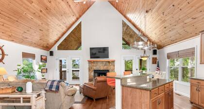 Fantastic View and No Pet Fee, Kayaks, Dock