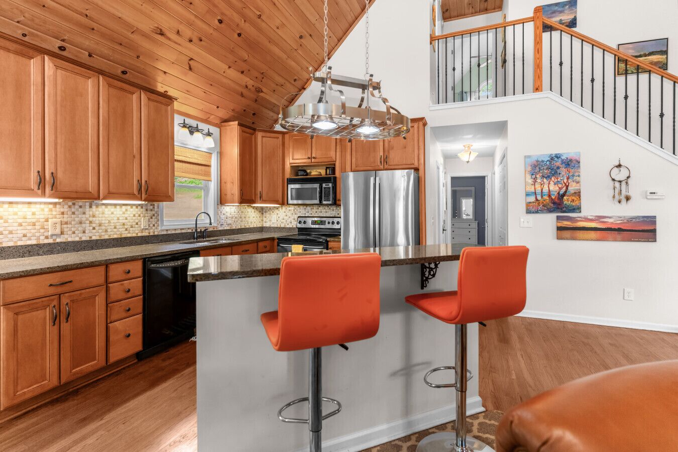 Køleskab, mikrobølgeovn, ovn, kogeplade