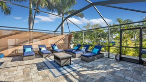 Terrace/patio - Hakuna Matata - 4 bed luxury vacation home, pool w/ electric heater, pool fountain, game room (Cape Coral)