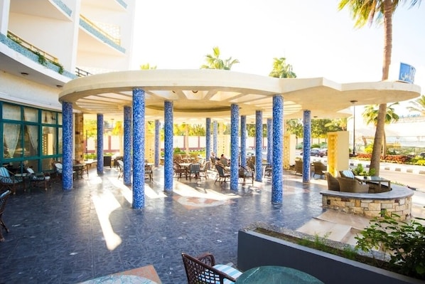 Bar (on property) - Maamura Palace Hotel (Alexandria)