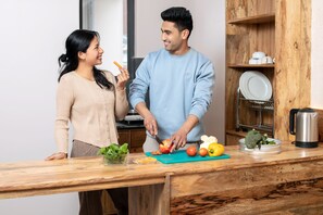 Apartamento família, 1 quarto, cozinha, vista para o pátio | Cozinha privada
