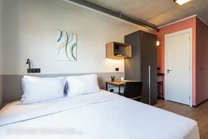Comfort Studio, 1 Double Bed | Desk, iron/ironing board, free WiFi, bed sheets - Caza Noz by Viva - Apartamentos novos, com ótima estrutura e área comum próximo à USP e Butantã (São Paulo)