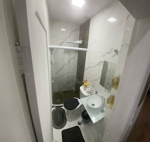 Hair dryer, towels, soap, toilet paper - Apartamento na Praia do Forte 😉 , Centro Cabo Frio - RJ 118 (Centro Cabo Frio)