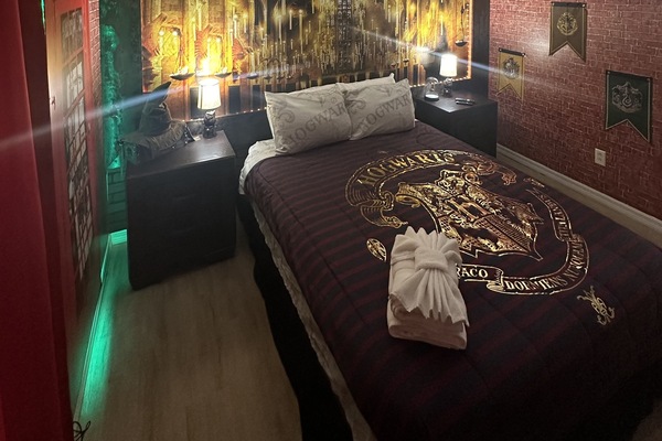 4 dormitoris, planxa i posts de planxar, un bressol de viatge i wifi