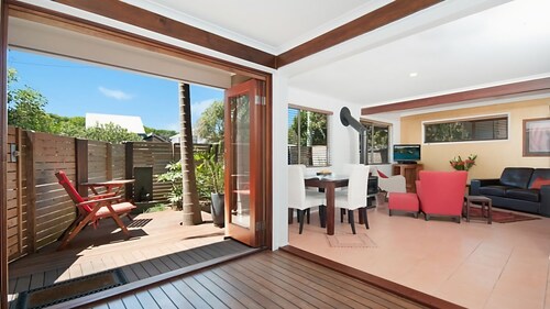 Alkira - 1/32 Alcorn St