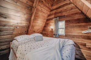 2 bedrooms, bed sheets - Snowline Cabin #54 - Hot Tub - Pets Ok (Glacier)