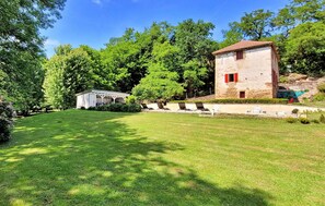 Property grounds - Beautiful home in St Paul La Roche (St Paul La Roche)