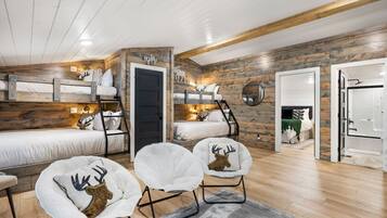 4 habitaciones, escritorio, tabla de planchar con plancha y wifi gratis