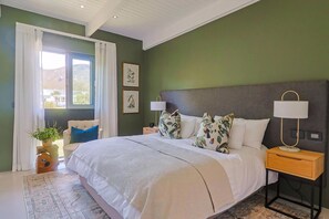 3 chambres, bureau, fer et planche à repasser, accès au Wi-Fi (inclus)