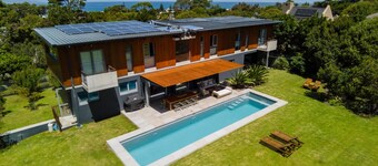Treestone Villa | Elegant Fernkloof Retreat | Lap Pool | Mountain Views
