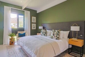 3 habitaciones, escritorio, tabla de planchar con plancha y wifi gratis 