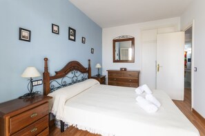 2 chambres, accès au Wi-Fi (inclus), literie fournie