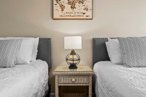 6 habitaciones, escritorio, wifi y ropa de cama