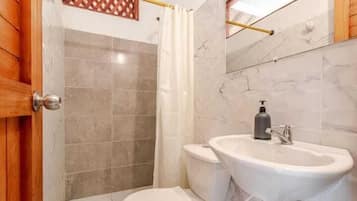 Familierom | Bad | Toalettartikler (inkludert)