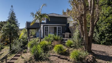 2 bedrooms, premium bedding, pillow-top beds, individually decorated