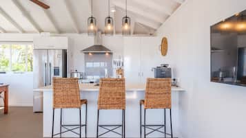 Nhà tiện nghi đơn giản | Bếp riêng | Tủ lạnh, lò vi sóng, lò nướng, bếp nấu