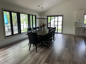 Dining - Luxurious lake home, new 4 bdrm, 3 bath 2 kitchens modern farmhouse on SRCL.org (Cold Spring)