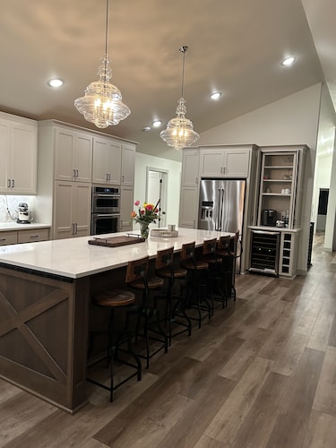 Luxurious lake home, new 4 bdrm, 3 bath 2 kitchens modern farmhouse on SRCL.org