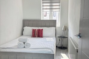 2 quartos, ferros/tábuas de passar roupa, Wi-Fi, roupa de cama