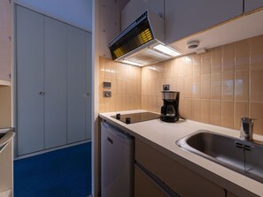 Microwave, high chair