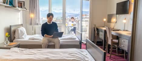 1 chambre, bureau, accĂšs Internet