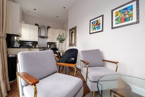 Interior - GuestReady - Fabulous stay in Fulham (London)