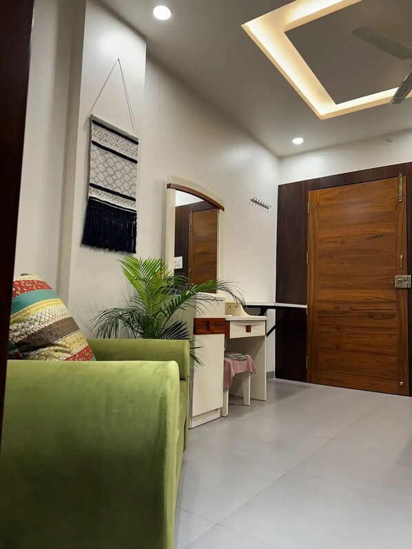 Interior - Exquisite 1BR in a villa with private kitchen (Indore)