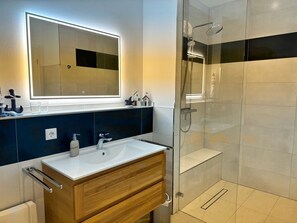 Uklassifisert bilde, 2 av 24, knapp