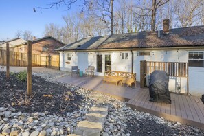 Terrace/patio - 3BR Retreat Near Augusta Rd & Downtown w/ Patio (Greenville)