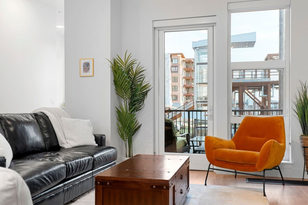 Smart TV, fireplace, video games