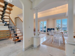 Interior - Cozy 2 BDRM Apt w Sea Views Next to Puerto Banús (Marbella)