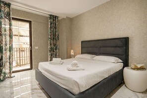 1 dormitorio, tabla de planchar con plancha, wifi y ropa de cama