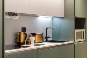 Refrigerador, microondas, parrilla de estufa y lavavajillas