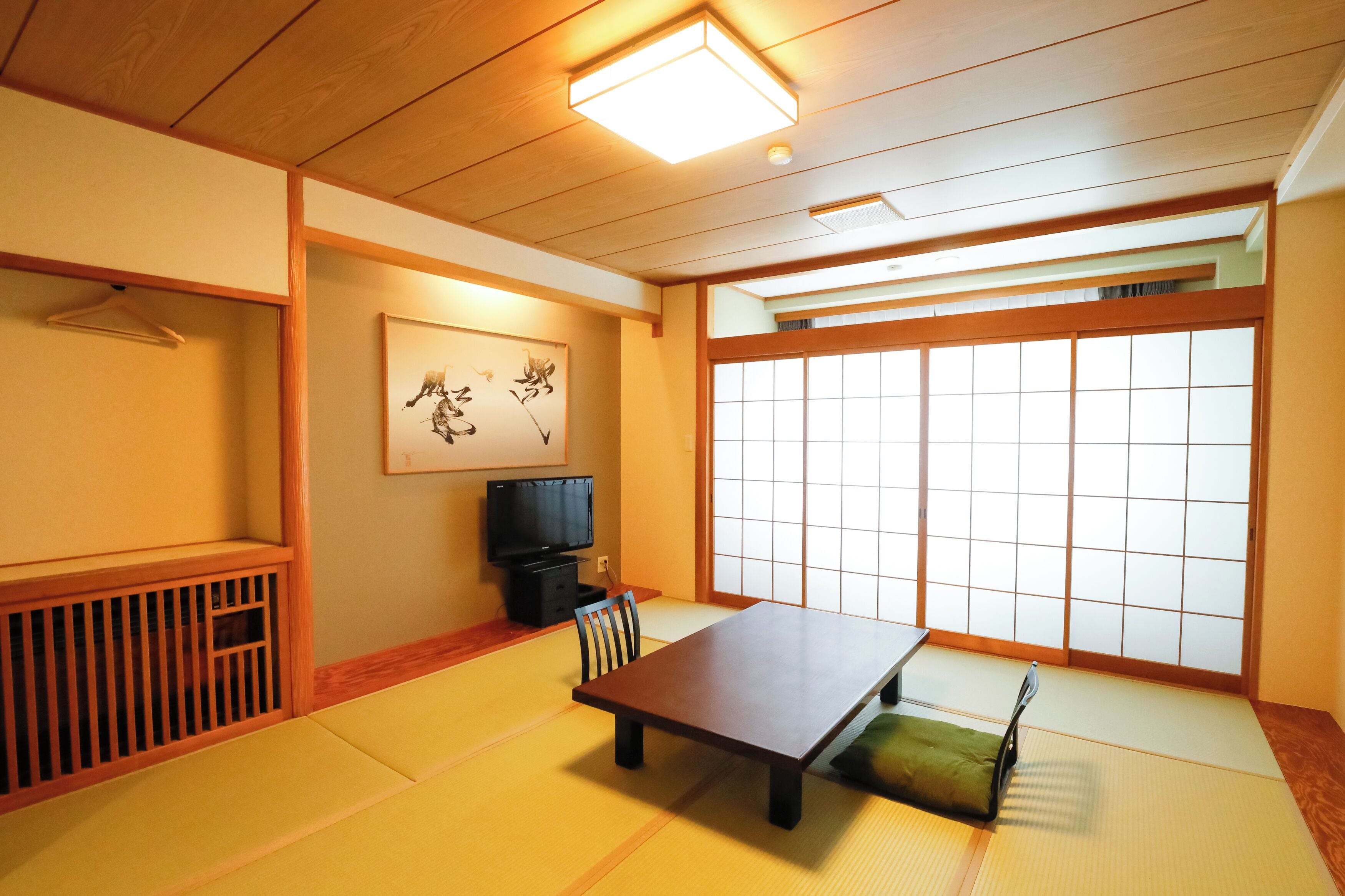 Traditional Room, 5 Bedrooms, Non Smoking | Down comforters, free WiFi, bed sheets