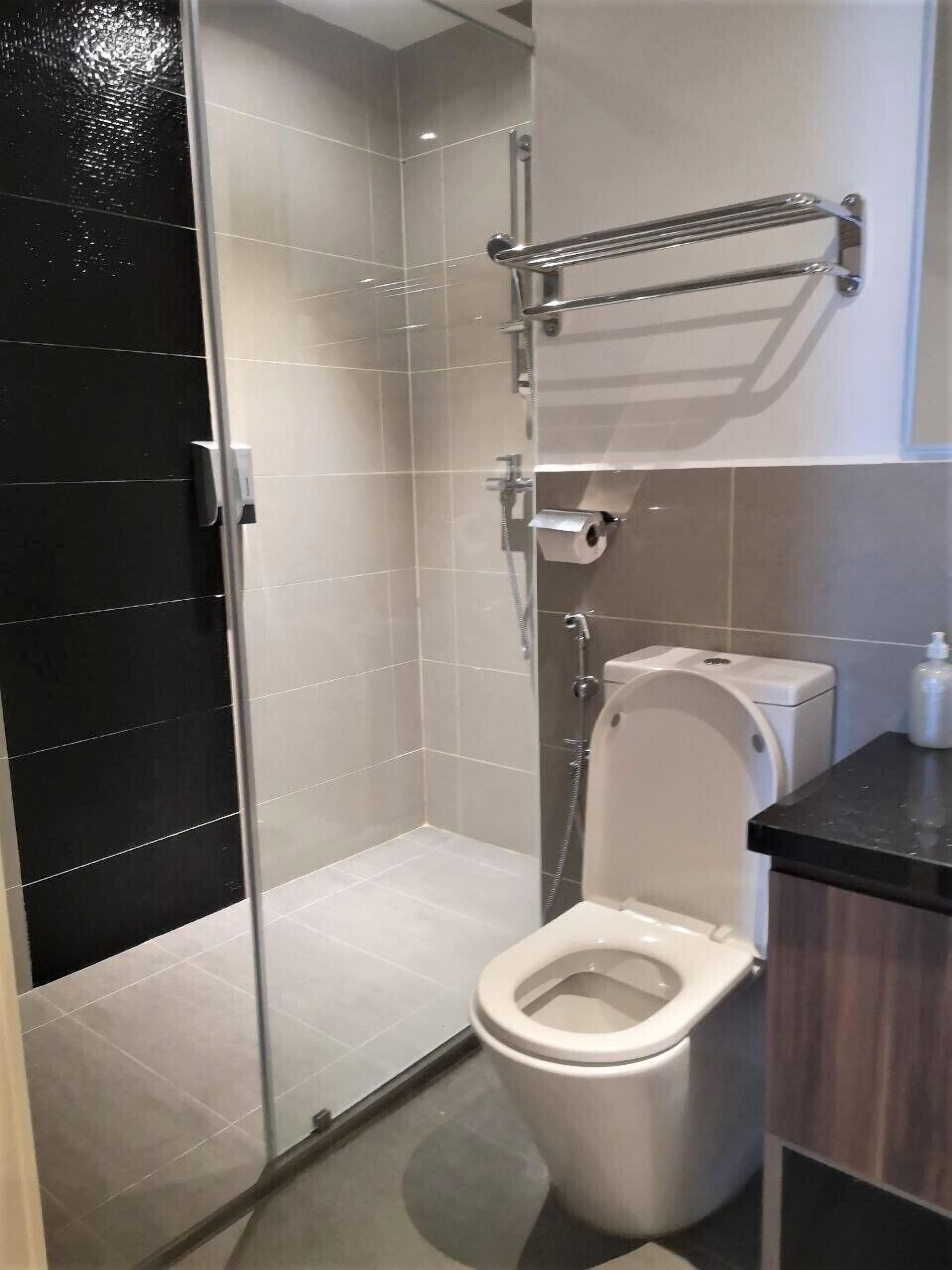 Business Studio | Bathroom