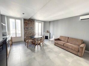 Interior - Cannes Center one bedroom apartment (CANNES)