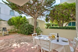 Standard Apartment, Multiple Bedrooms (Residence Thalassa With Pool) | Outdoor dining