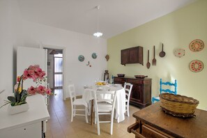 Departamento estándar, varias habitaciones (Residence Thalassa With Pool) | Restaurantes