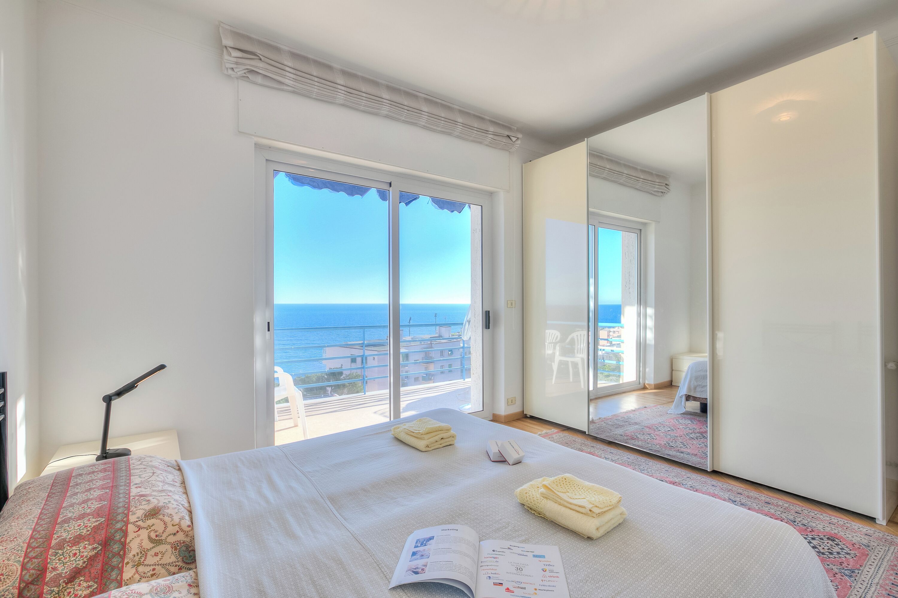 1 bedroom, bed sheets