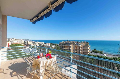 Sofy Apartment- Sea View & Private Parking 