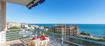 Sofy Apartment- Sea View & Private Parking