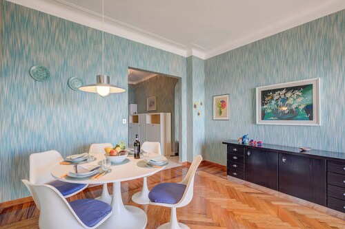 Sofy Apartment- Sea View & Private Parking 